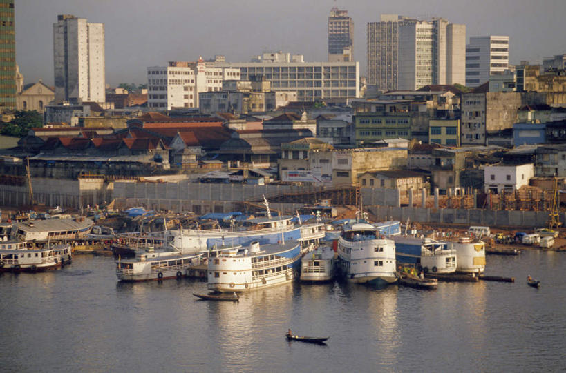 无人,高楼大厦,栏杆,码头,横图,俯视,室外,白天,度假,美景,城市风光,城市,大厦,港口,建筑,摩天大楼,船,巴西,许多,阴影,光线,影子,栅栏,景观,篱笆,围栏,木船,游艇,很多,娱乐,建设,护栏,蓝色,蓝天,天空,交通工具,天,驾驶,行驶,享受,休闲,景色,南美,放松,晴朗,操纵,控制,南美洲,舟,拉丁美洲,载具,独木舟,美洲,操控,万里无云,巴西联邦共和国,首府,亚美利加洲,把持,南亚美利加洲,独木船,马瑙斯,亚马孙,亚马孙州,晴空,晴空万里,彩图,高角度拍摄,摆渡口,埠头,大楼,渡口,渡头,港湾,高层建筑,高楼,海港,货运码头,口岸,摩天楼,商港
