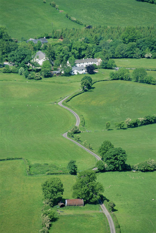 无人,公园,家,农田,竖图,俯视,航拍,室外,白天,正面,旅游,度假,庄稼,农作物,草地,草坪,美景,植物,道路,路,英国,欧洲,阴影,光线,影子,房屋,屋子,景观,小路,交通,娱乐,楼房,英格兰,住宅,草,树,树木,绿色,阳光,自然,享受,休闲,景色,放松,乡间小路,生长,成长,国家公园,西欧,鸟瞰,自然风光,大不列颠,大不列颠及北爱尔兰联合王国,大不列颠联合王国,日不落英帝国,英吉利,湖区国家公园,英国湖区国家公园,彩图,高角度拍摄,耕地,庄稼田,房子