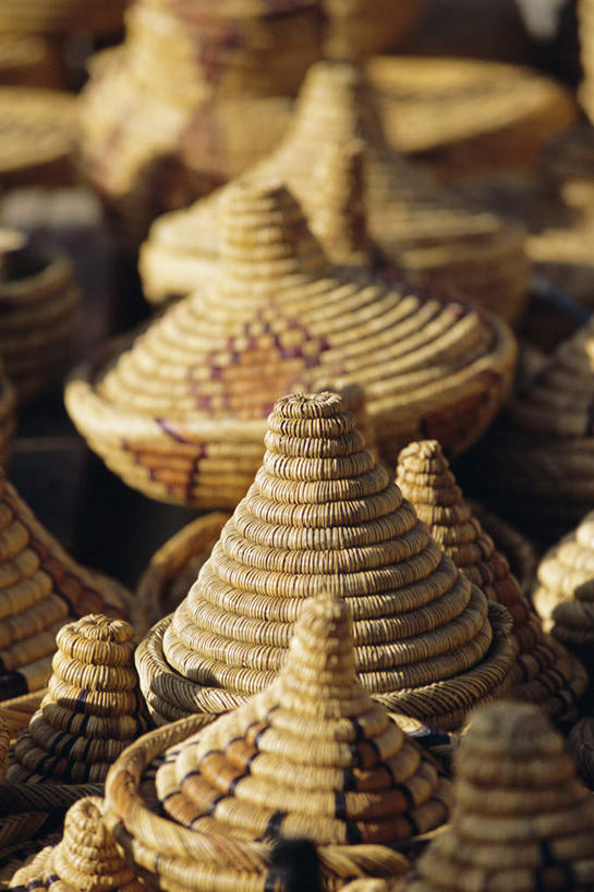 无人,商店,交叉,竖图,室外,特写,白天,正面,购物,度假,消费,美景,城市风光,城市,竹子,非洲,摩洛哥,一排,许多,阴影,竹制,朦胧,模糊,整齐,编织,光线,篮子,影子,景观,娱乐,商铺,排列,阳光,竹篮,享受,休闲,景色,放松,金融,竹条,交织,竹制品,队列,选购,贸易,血拼,阿非利加洲,市肆,商号,穿插,摩洛哥王国,马拉喀什,彩图,店铺