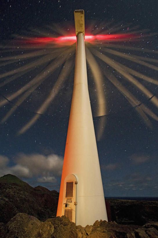 无人,竖图,室外,夜晚,长时间曝光,环保,风力,摄影,能源,回收,资源,利用,低碳,循环,替代能源,持续,阿森松岛,大西洋群岛,风轮机,彩图