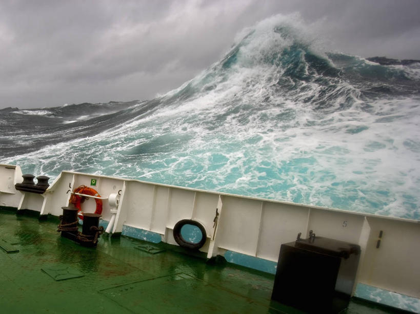 横图,室外,白天,旅途,风险,海浪,海洋,水,风,暴风雨,全球变暖,湿,摇摆,飞溅,环保,自然灾害,天气,大西洋,运输,摄影,能源,甲板,动作,环境,回收,资源,气候,忧虑,南极洲,利用,低碳,循环,持续,南极半岛,德雷克海峡,危险,彩图,旅行,弱点,南冰洋