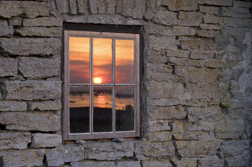 无人,横图,室外,白天,正面,度假,河流,美景,日落,水,太阳,窗户,城市风光,城市,阴影,粗糙,平静,光线,影子,墙,河水,景观,水流,晚霞,霞光,落日,娱乐,玻璃窗,墙壁,墙面,倒影,阳光,黄昏,享受,休闲,景色,彩霞,安静,放松,高低,宁静,凹凸,倒映,毛糙,静谧,沉静,恬静,安祥,僻静,清静,太平,夕照,反照,夕阳,彩图,粗拙,斜阳