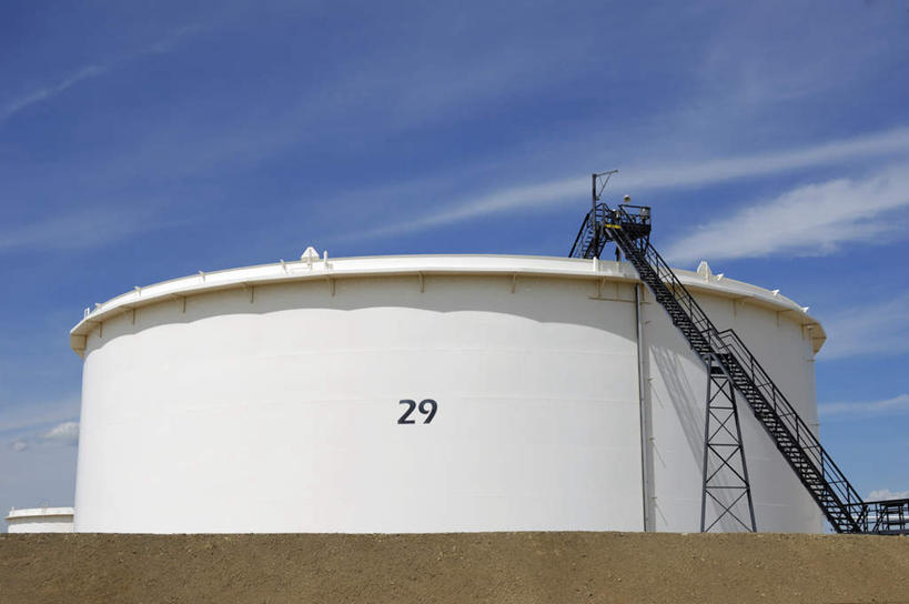 无人,工厂,栏杆,横图,室外,白天,仰视,旅游,度假,美景,楼梯,加拿大,阴影,光线,标志,扶手,数字,文字,影子,字符,阶梯,景观,云,云朵,云彩,娱乐,标识,护栏,台阶,蓝色,白色,白云,蓝天,天空,阳光,自然,天,享受,休闲,景色,放松,阿拉伯数字,晴朗,卫生,北美,北美洲,自然风光,美洲,纯真,阿尔伯塔省,阿尔伯塔,北亚美利加洲,亚美利加洲,洁净,光明,恬静,中间色,朴素,清白,艾伯塔,艾伯塔省,晴空,彩图,低角度拍摄,工地,制造厂