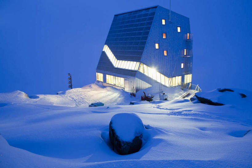 无人,餐厅,家,横图,全景,室外,白天,正面,旅游,度假,石头,美景,山,天际线,雪,雪山,大雪,瑞士,欧洲,阿尔卑斯山,阴影,光线,石子,影子,房屋,屋子,冰,积雪,景观,山顶,山峰,雪景,冬季,冬天,灯光,山峦,娱乐,楼房,住宅,天空,自然,黄昏,天,享受,休闲,景色,放松,寒冷,冰冷,自然风光,中欧,严寒,瑞士联邦,冰凉,酷寒,凛冽,凛凛,极冷,颠峰,极峰,薄暮,冰川之城,采尔马特,策尔马特,石块,岩石,彩图,傍晚,房子,餐馆,饭店,饭馆