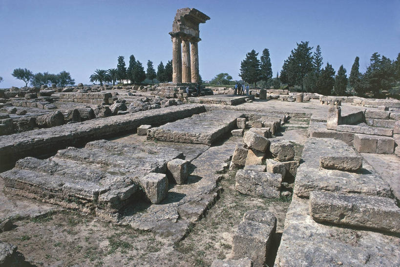 无人,横图,室外,白天,意大利,艺术,柱子,历史,废墟,树,地标建筑,摄影,考古学,西西里,南欧,意大利文化,古希腊,古代文明,美术工艺,阿格利真托,彩图,旅行,过去