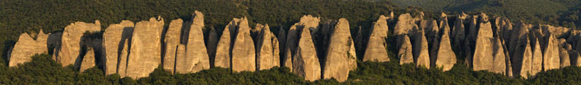 无人,横图,全景,俯视,航拍,室外,白天,旅游,度假,石头,美景,森林,山,山脉,树林,植物,法国,欧洲,阴影,光线,石子,影子,景观,山顶,山峰,山峦,娱乐,树,树木,绿色,阳光,自然,群山,享受,休闲,景色,放松,茂密,茂盛,生长,成长,西欧,鸟瞰,法兰西,自然风光,法兰西共和国,法兰西第五共和国,颠峰,极峰,普罗旺斯.阿尔卑斯.蓝色海岸,普罗旺斯.阿尔卑斯.蓝色海岸大区,石块,岩石,彩图,高角度拍摄,上普罗旺斯阿尔卑斯省