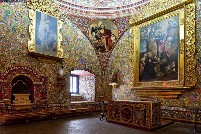 无人,教堂,横图,室内,白天,正面,旅游,度假,绘画,名胜古迹,壁炉,窗户,标志建筑,地标,建筑,秘鲁,阴影,节日,遗迹,艺术,装饰,反射,影子,墙,古典,古迹,文化,文物,娱乐,建设,古建筑,玻璃窗,壁画,墙壁,墙面,工艺品,品味,祈祷,取暖,享受,休闲,健康,旅游胜地,南美,放松,许愿,宗教,信仰,纪念,华丽,修饰,祈求,美术,点缀,南美洲,高雅,拉丁美洲,挂画,美洲,信念,古文明,秘鲁共和国,阿雷基帕,美学,亚美利加洲,衬托,美观,雅致,雅观,南亚美利加洲,玉米之仓,阿雷基帕省,平安,装饰画,画画,彩图,大教堂,礼拜堂,取暖设备