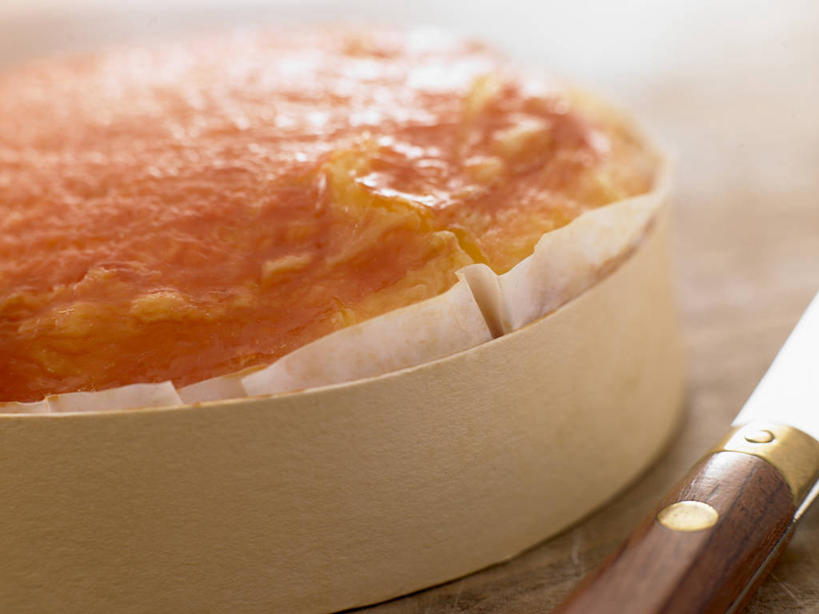 奶酪,无人,横图,俯视,室内,特写,白天,餐桌,桌子,餐具,一把,一块,阴影,朦胧,模糊,光线,工具,影子,干酪,起司,刀具,芝士,营养,刀,乳酪,餐台,乳制品,餐刀,发酵,曼司特奶酪,彩图,高角度拍摄