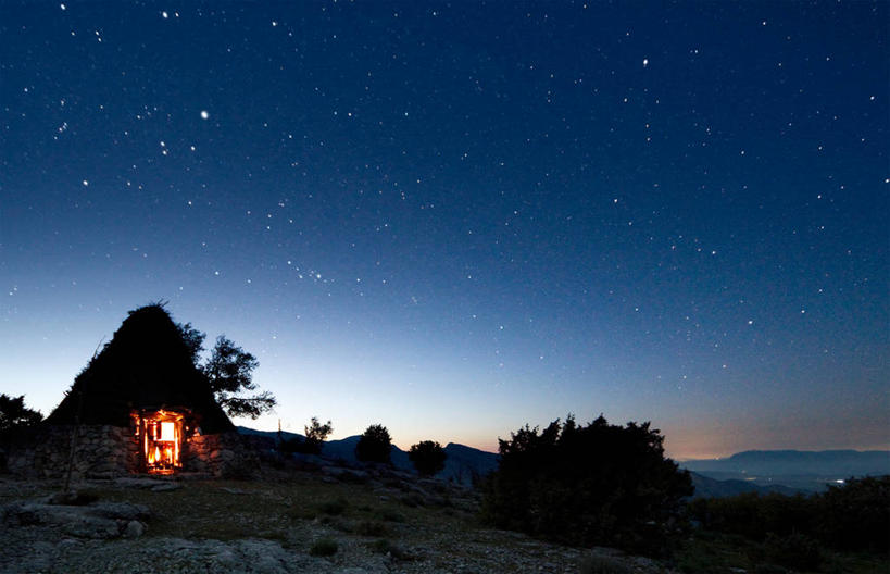 无人,横图,室外,夜晚,美景,意大利,景观,星星,草棚,树,天空,自然,景色,摄影,宁静,照亮,自然风光,撒丁岛,彩图