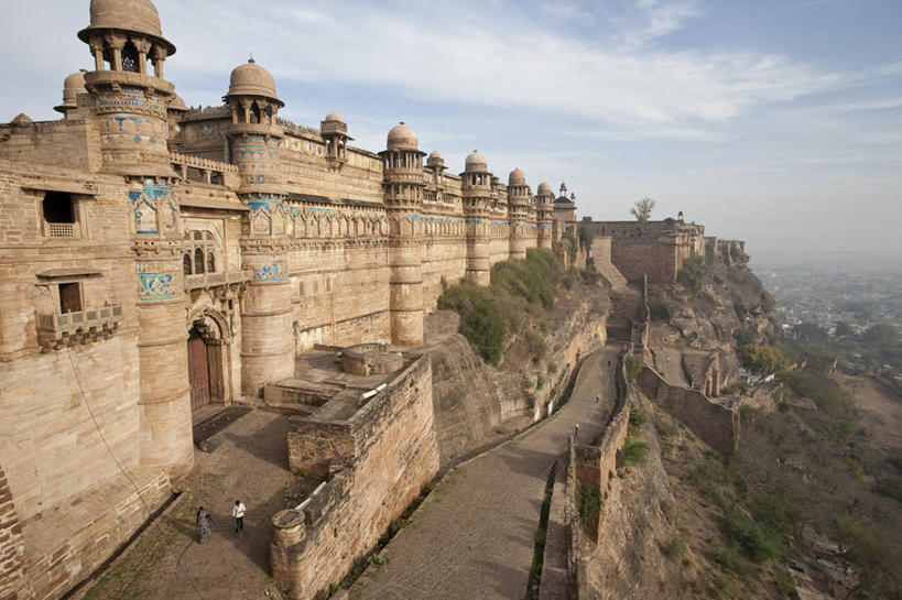 成年人,两个人,横图,室外,建筑,路,印度,云,历史,城墙,天空,地标建筑,摄影,圆顶建筑,要塞,古代文明,男人,女人,彩图