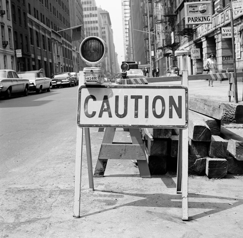 无人,横图,方图,黑白,室外,白天,度假,美景,城市风光,城市,建筑,指示牌,标志,文字,景观,警告,历史,娱乐,标识,享受,休闲,景色,放松,警示,摄影,禁止,提醒,提示,限制,交通标志,危险