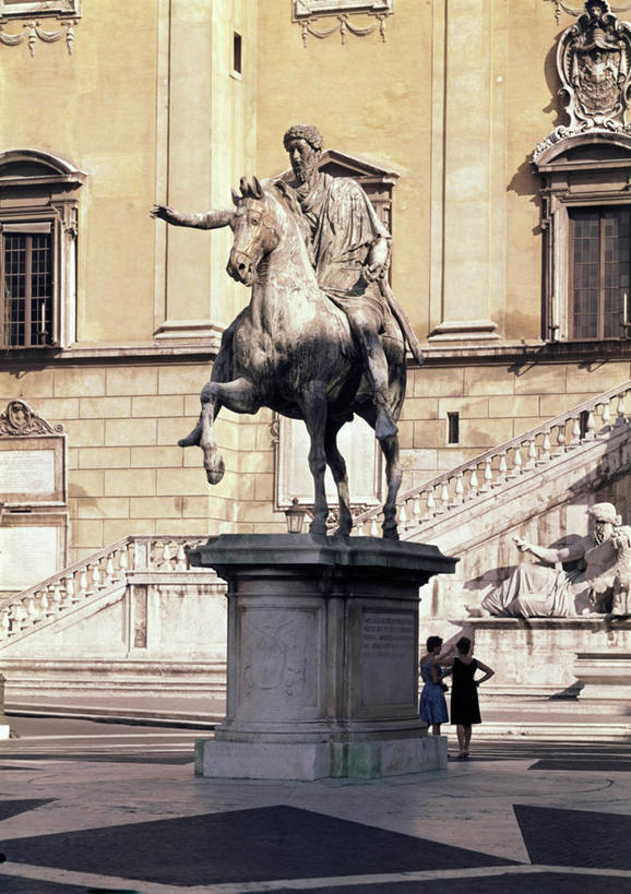 两个人,竖图,插画,室外,白天,旅游,数码,科技,马,雕塑,意大利,行人,游客,游人,骑马,阴影,艺术,装饰,网络,标志,雕刻,雕像,符号,首都,高光,几何,计算机图形,合成,图画,标识,路人,旅客,画,工艺品,纪念,皇帝,美术,电脑合成图,数码合成图,合成图,主题,底座,漫画,陈列,意大利文化,卡比托利欧大广场,皇室,青铜,写实,具体,具象,功能,美学,哲学家,性别符号,过客,彩图,男性符号,装裱