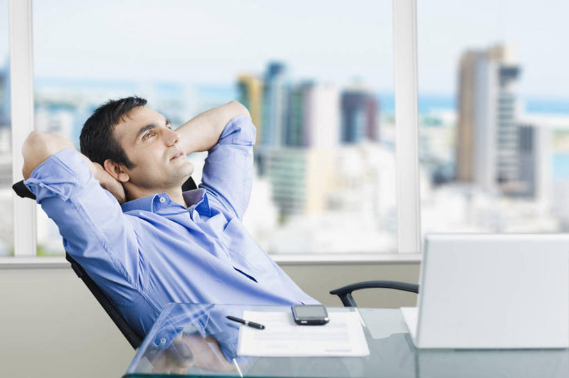 成年人,头发,一个人,商务人士,商务男性,办公室,坐,横图,室内,侧面,衬衫,商务,通讯,笔记本电脑,技术,城市,手机,印度,仅一个男性,仅一个人,抱头,敲打,套装,纸,首都,输入,书桌,仅一个年轻男性,黑色,打字,休息,思考,办公大楼,放松,摄影,灵感,点击,敲击,双手抱头,创造力,企业,公司,文档,商务装,想象,工薪阶层,新德里,捧首,捧头,无线电技术,按键,男人,男性,年轻男性,印度人,年轻人,白领,上班族,半身,彩图,衬衣,白日梦