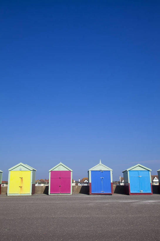 无人,竖图,室外,白天,留白,度假,日光,英国,一排,整齐,英格兰,排列,摄影,简单,队列,万里无云,苏塞克斯,彩图