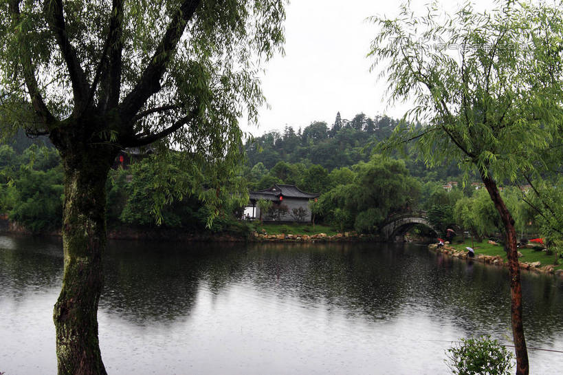 无人,横图,室外,白天,正面,旅游,度假,河流,美景,山,树林,水,植物,井冈山,中国,亚洲,许多,阴影,光线,影子,亭子,河水,景观,山峰,水流,山峦,娱乐,江西,树,树木,蓝色,绿色,蓝天,天空,阳光,自然,凉亭,天,享受,休闲,景色,放松,生长,晴朗,成长,自然风光,东亚,江西省,万里无云,中华人民共和国,华东地区,赣,革命,吉安,吉安市,革命根据地,晴空,晴空万里,彩图,bjzqp1