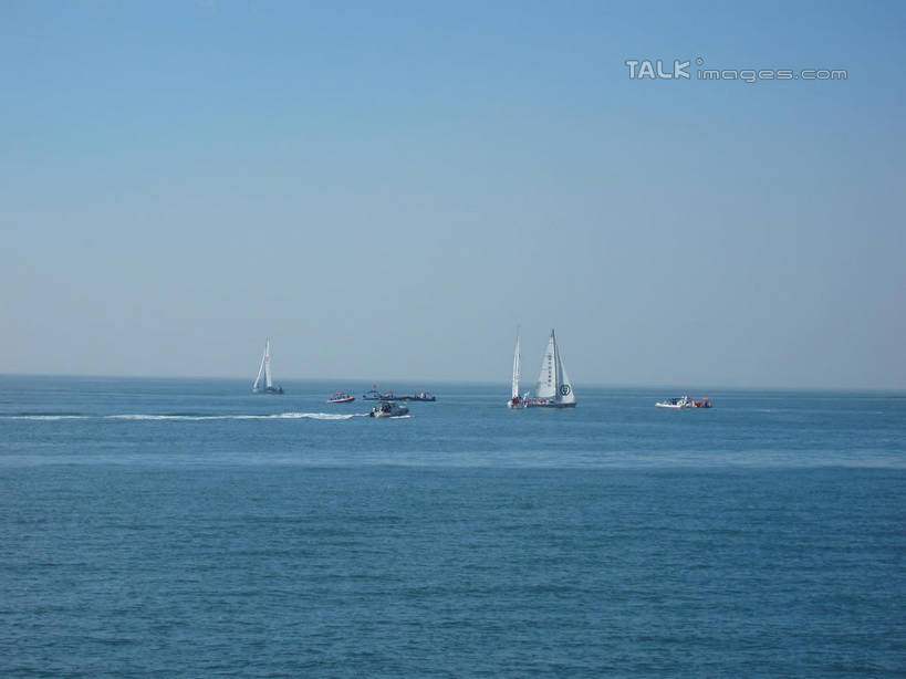 帆船,无人,横图,室外,白天,正面,旅游,度假,海浪,海洋,美景,船,青岛,中国,亚洲,阴影,波纹,飞溅,溅,光线,液体,影子,景观,浪花,水滴,水平线,云,云朵,辽阔,海平线,云彩,娱乐,山东,水珠,蓝色,白云,蓝天,水纹,天空,阳光,自然,海水,船尾波,交通工具,波浪,天,享受,休闲,广阔,景色,放松,晴朗,一望无际,喷洒,自然风光,载具,海景,东亚,山东省,中华人民共和国,华东地区,鲁,青岛市,无边无际,一马平川,大海,风浪,海,海水的波动,近岸浪,涌浪,晴空,彩图,水天相接,水天一线,shslj1