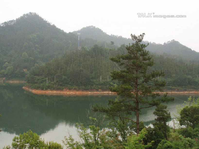 无人,横图,室外,白天,正面,旅游,度假,湖,湖泊,美景,森林,山,山脉,树林,水,植物,雾,中国,亚洲,朦胧,模糊,湖面,景观,山峰,水流,水面,山峦,娱乐,浙江,树,树木,浙江省,绿色,天空,自然,湖水,群山,天,享受,休闲,景色,放松,千岛湖,生长,成长,迷雾,自然风光,东亚,中华人民共和国,华东地区,浙,大雾,彩图,淳安,淳安县,新安江水库,shslj1