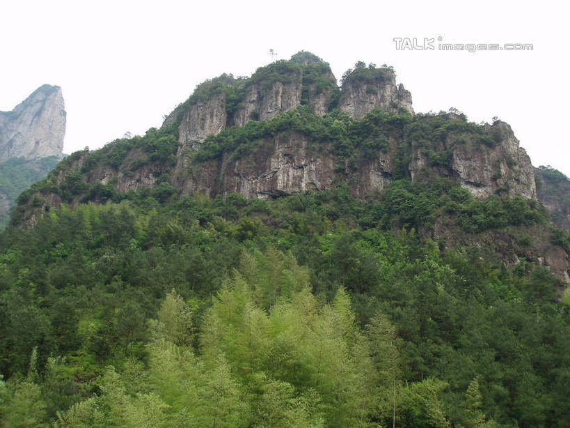 无人,横图,室外,白天,仰视,旅游,度假,石头,美景,森林,山,山脉,树林,植物,中国,亚洲,石子,景观,山峰,悬崖,山峦,娱乐,浙江,树,树木,浙江省,绿色,天空,自然,群山,天,享受,休闲,景色,放松,雁荡山,生长,成长,自然风光,东亚,中华人民共和国,华东地区,浙,温州,温州市,绝壁,石块,岩石,彩图,低角度拍摄,shslj1