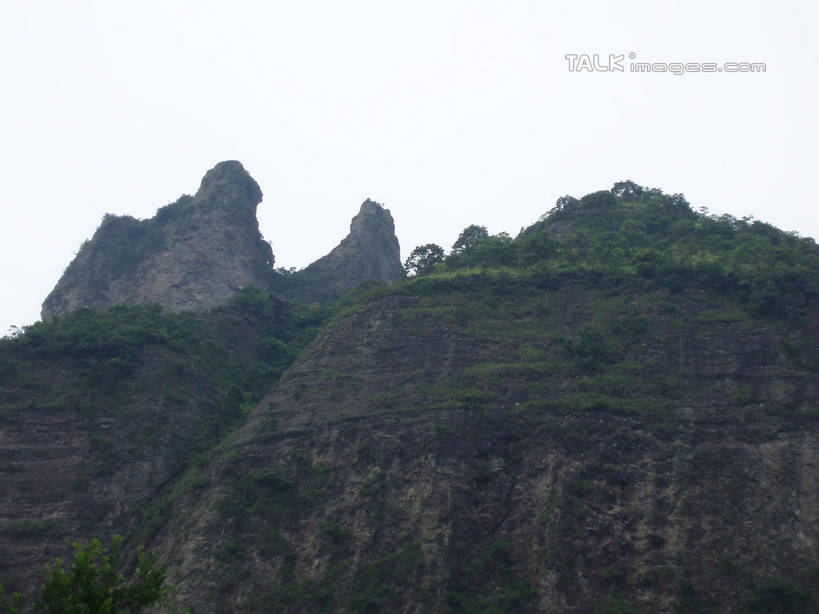 无人,横图,室外,白天,仰视,旅游,度假,石头,美景,森林,山,山脉,树林,植物,中国,亚洲,石子,景观,山峰,悬崖,山峦,娱乐,浙江,树,树木,浙江省,绿色,天空,自然,群山,天,享受,休闲,景色,放松,雁荡山,生长,成长,自然风光,东亚,中华人民共和国,华东地区,浙,温州,温州市,绝壁,石块,岩石,彩图,低角度拍摄,shslj1