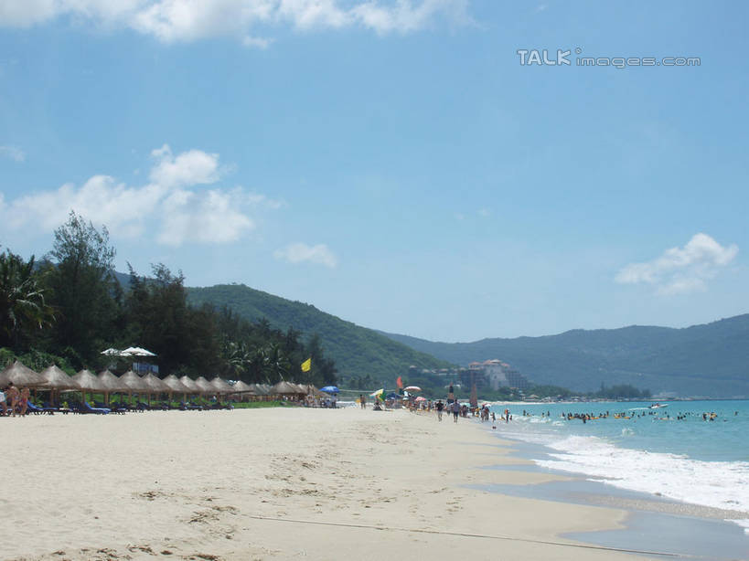 无人,横图,室外,白天,正面,旅游,度假,海浪,海洋,美景,沙滩,山,山脉,树林,植物,棕榈树,叶子,三亚,中国,亚洲,阴影,光线,沙子,影子,海岸,景观,浪花,山峰,云,云朵,绿叶,沙地,山峦,云彩,娱乐,树,树木,海南,蓝色,绿色,白云,蓝天,天空,阳光,自然,海水,群山,天,享受,休闲,嫩叶,景色,放松,海南省,生长,晴朗,成长,自然风光,海景,东亚,棕榈叶,三亚市,中华人民共和国,华南地区,琼,叶,叶片,大海,风浪,海,海水的波动,海滩,近岸浪,涌浪,晴空,棕树,棕榈,彩图,shslj1