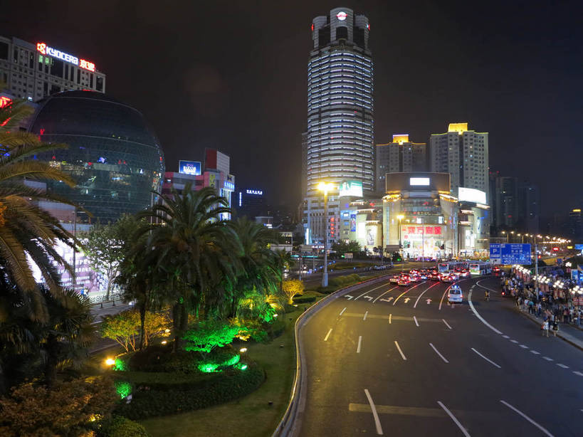 无人,家,高楼大厦,商店,横图,俯视,航拍,彩色,室外,夜晚,购物,度假,消费,美景,植物,城市风光,标志建筑,超市,城市,大厦,道路,地标,建筑,路,路灯,摩天大楼,霓虹灯,人行横道,商场,夜景,公路,汽车,上海,中国,亚洲,阴影,光线,影子,房屋,屋子,景观,公寓,建筑群,人行道,灯光,分界线,七彩,停车线,交通,娱乐,光源,建设,洋房,楼房,霓虹,住宅,车,灯,树,树木,绿色,自然,交通工具,轿车,驾驶,行驶,享受,休闲,景色,放松,金融,百货,徐家汇,生长,成长,车行道,车行道分界线,操纵,申,控制,照明设备,鸟瞰,载具,标线,人行横道线,驾车,选购,贸易,百货公司,东亚,操控,车行线,徐汇区,东方商厦,上海市,美罗城,中华人民共和国,沪,华东地区,氖灯,血拼,把持,斑马线,马路,彩图,高角度拍摄,房子,大楼,高层建筑,高楼,购物商场,购物中心,摩天楼,商业中心,漕溪北路,肇嘉浜路,上实大厦,shslj1