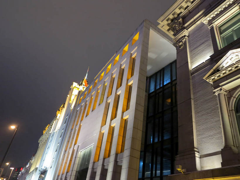 无人,高楼大厦,横图,室外,夜晚,仰视,度假,美景,城市风光,标志建筑,城市,大厦,地标,建筑,路灯,摩天大楼,夜景,照明,上海,中国,亚洲,阴影,光线,影子,墙,景观,灯光,娱乐,建设,黄浦江,墙壁,墙面,灯,外滩,享受,休闲,景色,放松,照亮,申,照明设备,黄浦区,东亚,中山东一路,上海市,中华人民共和国,沪,华东地区,彩图,低角度拍摄,大楼,高层建筑,高楼,摩天楼,黄埔滩,上海外滩,外黄埔滩,shslj1,上海市总工会,上海总工会