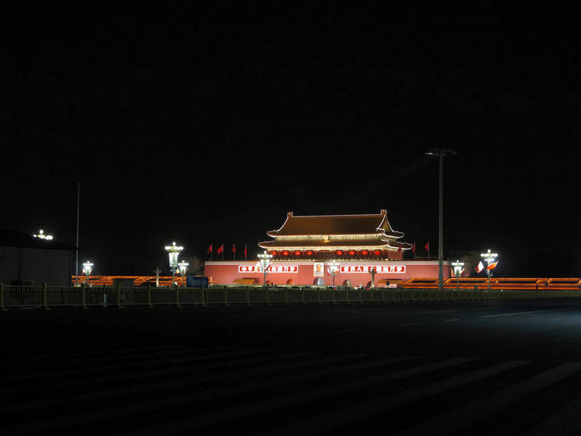 无人,天安门,宫殿,横图,室外,夜晚,正面,旅游,度假,名胜古迹,植物,标志建筑,道路,地标,建筑,路,路灯,公路,照明,北京,天安门广场,中国,亚洲,许多,遗迹,瓦片,墙,屋檐,灯光,交通,首都,很多,古迹,文物,娱乐,建设,古建筑,檐,墙壁,墙面,灯,树,树木,绿色,天空,自然,天,享受,休闲,旅游胜地,放松,生长,成长,照亮,宫廷,照明设备,古文明,东亚,中华人民共和国,东城区,北京市,京,北平,华北地区,天安门城楼,王宫,马路,彩图,皇宫,承天门,东城,shslj1