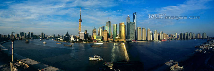 无人,高楼大厦,横图,全景,俯视,航拍,室外,白天,度假,河流,美景,水,天际线,植物,城市风光,标志建筑,城市,大厦,地标,建筑,轮船,摩天大楼,船,上海,中国,亚洲,阴影,波纹,飞溅,溅,光线,液体,影子,河水,景观,水滴,水流,云,云朵,云彩,娱乐,建设,东方明珠,黄浦江,金茂大厦,浦东,水珠,树,树木,蓝色,绿色,白云,蓝天,水纹,天空,阳光,自然,船尾波,交通工具,外滩,波浪,天,享受,休闲,景色,放松,环球金融中心,生长,晴朗,成长,申,鸟瞰,喷洒,载具,电视塔,柏悦酒店,国际贸易金融中心,合生国际大厦,花旗集团大厦,金融中心,陆家嘴,陆家嘴金融中心,浦东新区,上海环球金融中心,香格里拉酒店,震旦国际大楼,东亚,东方明珠电视塔,上海市,中华人民共和国,沪,华东地区,晴空,彩图,高角度拍摄,大楼,高层建筑,高楼,摩天楼,黄埔滩,上海外滩,外黄埔滩,shyj1