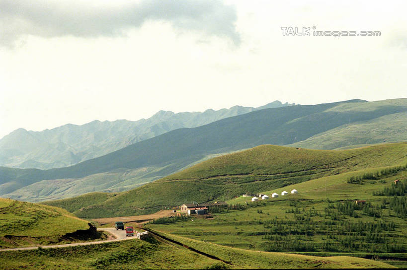 无人,横图,室外,白天,正面,旅游,度假,草地,草坪,石头,美景,山,山脉,树林,植物,中国,亚洲,阴影,光线,石子,影子,景观,山顶,山峰,云,云朵,山峦,云彩,娱乐,草,树,树木,蓝色,绿色,白云,蓝天,天空,阳光,自然,群山,天,享受,休闲,景色,放松,蒙,生长,晴朗,成长,自然风光,东亚,内蒙古,锡林郭勒草原,中华人民共和国,华北地区,锡盟,锡林郭勒盟,内蒙古自治区,颠峰,极峰,石块,晴空,彩图,shzwj1