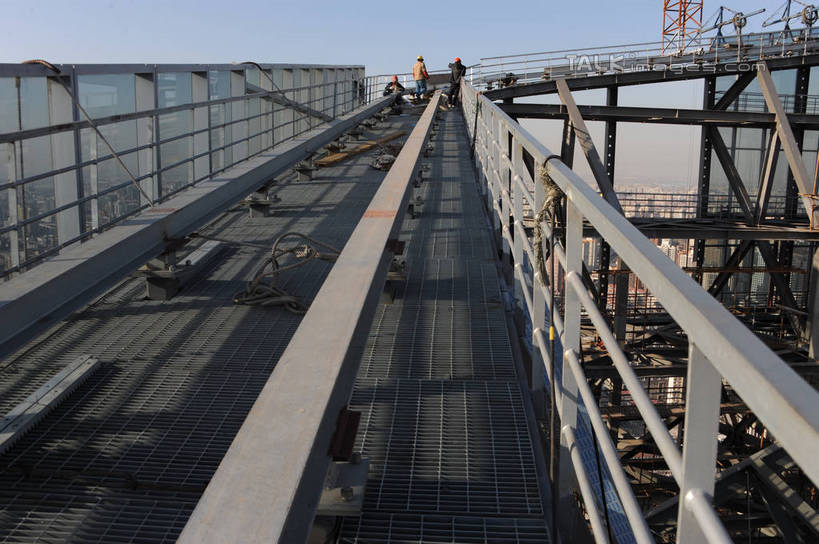 东方人,三个人,伙伴,朋友,工程师,建筑工人,建筑师,栏杆,站,横图,室外,白天,正面,友谊,合作,团队,大桥,桥梁,帽子,上海,中国,亚洲,阴影,服装,光线,头盔,影子,围栏,斜拉桥,桥,黄种人,护栏,工人,衣服,蓝色,蓝天,天空,阳光,安全帽,建筑工地,天,站着,战略,服饰,晴朗,申,衣着,穿着,东亚,上海市,万里无云,中华人民共和国,沪,华东地区,联合,合谋,地盘,建筑地盘,施工地盘,衣饰,管理,斜张桥,建筑工程师,配合,协作,男人,男性,年轻男性,亚洲人,设计,员工,晴空,晴空万里,建筑工,站立,彩图,全身,工地,匠人,劳动者,体力工,画则师,图则师,则师,评估,人员,shzxz1