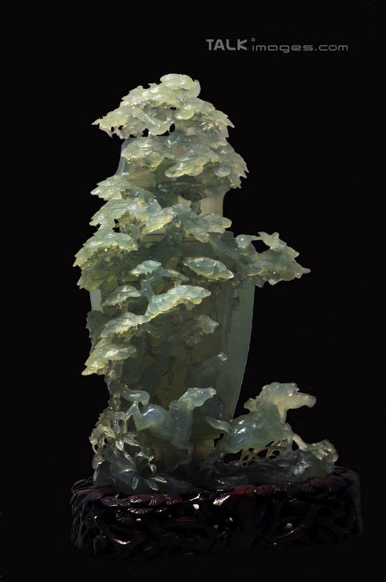 无人,竖图,室内,特写,白天,正面,石头,山,植物,松树,马,野生动物,静物,玉,雕塑,许多,奔驰,阴影,黑色背景,花纹,艺术,装饰,光线,木制,雕刻,雕像,石子,图案,影子,山峰,灯光,青色,山峦,树,树木,一个,绿色,自然,动物,木制品,瓶子,工艺品,奔跑,运输,奢侈品,玉雕,牲畜,生长,单个,成长,纪念,玉器,美术,贵重,珍贵,主题,坚定,底座,陈列,玉石,功能,美学,长寿,贞洁,宝贵,石块,岩石,彩图,全身,yzdzj1