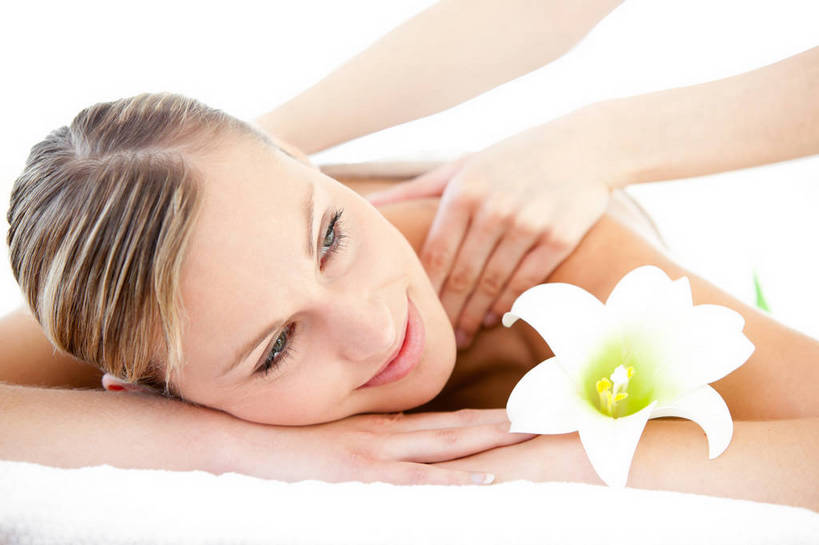 西方人,两个人,按摩师,站,笑,微笑,横图,室内,白天,正面,按摩,百合花,欧洲,欧洲人,阴影,盛开,反射,影子,花蕾,裸露,顾客,花,花瓣,花朵,鲜花,一朵,白色,花苞,花蕊,趴着,站着,享受,健康,保健,裸,指压,强瞿,主顾,百合蒜,倒仙,番韭,山丹,年轻女性,女人,女性,白种人,技师,趴,站立,半身,彩图,推拿,保健人员