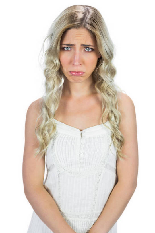 西方人,嘴,一个人,站,竖图,室内,白天,白色背景,正面,吊带,欧洲,欧洲人,仅一个年轻女性,仅一个女性,仅一个人,阴影,服装,反射,影子,注视,吊带衫,衣服,白色,嘟嘴,观察,看,站着,撅嘴,摄影,服饰,影棚,观看,悲伤,察看,伤心,衣着,穿着,关注,衣饰,哀痛,悲戚,悲痛,年轻女性,女人,女性,白种人,嘴巴,嘴唇,站立,半身,彩图,影棚拍摄,拍摄