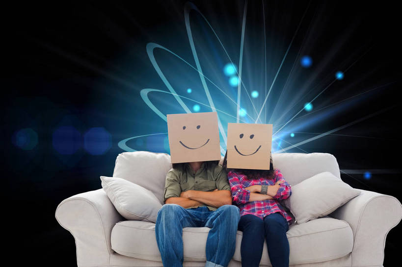 西方人,无人,两个人,同事,坐,双手交叉,横图,室内,白天,正面,衬衫,成功,合作,团队,集体,信心,数码,科技,靠垫,沙发,欧洲,欧洲人,阴影,形状,服装,裤子,梦幻,曲折,弯曲,发光,反射,光束,网络,包装,方格,格子,线条,影子,纸箱,靠枕,光亮,高光,几何,计算机图形,合成,牛仔裤,休闲装,队伍,衣服,蓝色,白色,黑色,容器,箱子,抱枕,枕头,休闲,笑容,休闲服,服饰,蜿蜒,电脑合成图,数码合成图,笑脸,领导,双手抱胸,未来,合成图,成就,发亮,纸板箱,合伙,领袖,布艺沙发,憧憬,包装箱,写实,具体,具象,笑貌,形态,外形,男人,男性,年轻男性,年轻女性,女人,女性,白种人,坐着,半身,彩图,衬衣