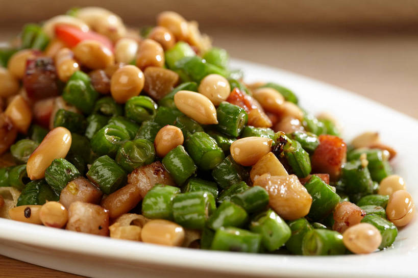 无人,横图,俯视,室内,特写,白天,烹饪,中餐,植物,餐桌,桌子,豆,花生,蔬菜,餐具,一堆,许多,切开,堆叠,堆积,新鲜,碟子,盘,豆类,豆子,炒菜,肉,料理,食品,坚果,很多,豆角,菜肴,美食,肉类,食物,一个,红色,绿色,盘子,碟,切,中式,长生果,佳肴,有机食品,绿色食品,单个,餐台,中华料理,堆,花生仁,剖面,肉食,切面,豆科,落花生,落生,花生米,花生豆,彩图,高角度拍摄,shjb1