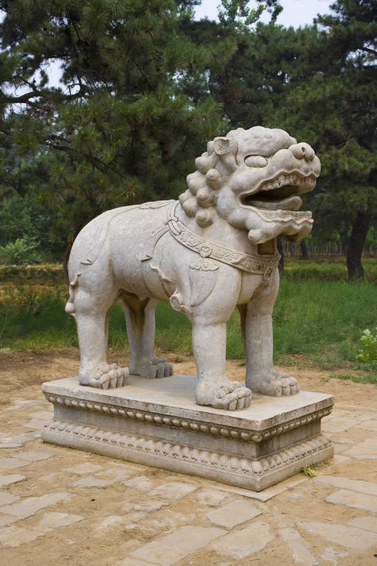 竖图,彩色,特写,旅游,石头,建筑,野生动物,雕塑,中国,亚洲,局部,艺术,装饰,雕刻,雕像,浮雕,石子,文化遗产,艺术品,首都,历史,石雕,建筑物,古代,动物,工艺品,休闲,竖,摄影,活动,纪念,严肃,美术,权威,中国文化,主题,凶猛,陈列,东亚,首府,中华人民共和国,华北地区,功能,美学,权力,河北,河北省,冀,威严,权势,保定,保定市,古远,空闲,势力,尊严,残暴,凶残,石,石块,彩图,旅行,传统文化,皇陵,崇陵,清崇陵,清西陵,易县,bj174