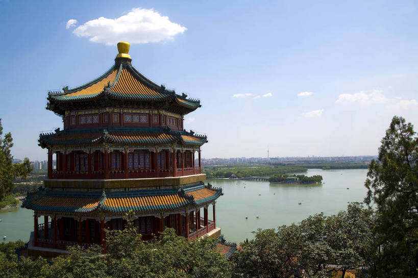 颐和园,横图,彩色,室外,白天,旅游,度假,湖,名胜古迹,标志建筑,地标,建筑,船,北京,中国,亚洲,清澈,遗迹,亭子,文化遗产,小船,首都,古迹,文物,娱乐,建设,古建筑,建筑物,游船,树,荷花池,蓝色,绿色,天空,享受,休闲,旅游胜地,放松,摄影,明亮,蓝,权威,高贵,中国文化,绿,参观,古文明,东亚,中华人民共和国,权力,权势,空闲,明澈,清彻,清亮,势力,河,旅游者,彩图,旅行,传统文化,艇,bj174