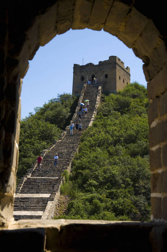竖图,室外,白天,旅游,度假,名胜古迹,山,标志建筑,地标,建筑,北京,长城,中国,亚洲,清澈,遗迹,壮观,文化遗产,拱门,古迹,历史,文物,娱乐,干净,建设,古建筑,台阶,古代,天空,天,享受,休闲,石壁,旅游胜地,放松,古代建筑,保护,明亮,山区,中国文化,古文明,东亚,中华人民共和国,奇迹,古远,伟大,古代文明,明澈,清彻,清亮,司马台,司马台长城,彩图,旅行,目的地,传统文化,bj174