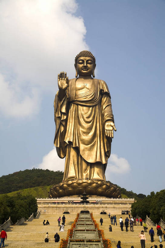 竖图,彩色,室外,白天,旅游,度假,喷泉,雕塑,中国,亚洲,风俗,清澈,雕像,佛像,塑像,图片,文化遗产,云,历史,娱乐,干净,传统,佛,灵山大佛,无锡,白云,蓝天,享受,休闲,放松,精神,竖,摄影,宗教,佛教,古代建筑,蓝,文明,中国文化,东亚,江苏省,中华人民共和国,制度,彩图,旅行,bj174