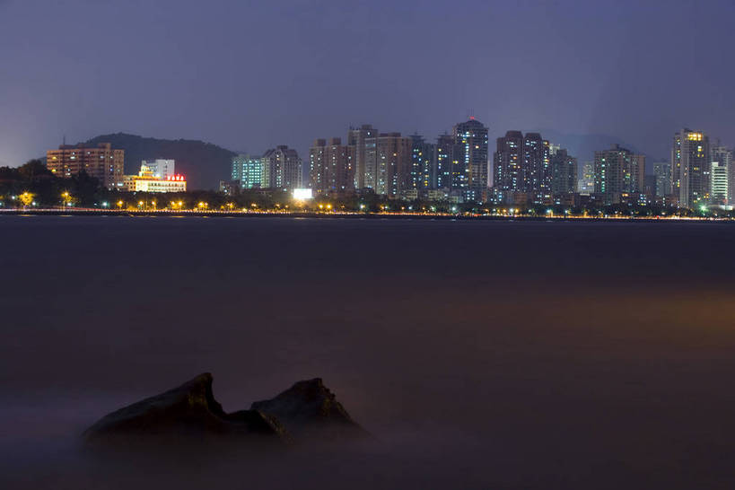 码头,横图,彩色,室外,旅游,度假,石头,美景,水,城市风光,城市,建筑,夜景,船,中国,亚洲,海岸,海边,景观,水边,灯光,渡船,交通,娱乐,现代,传统,特色,灯,绿地,天,享受,休闲,灿烂,闪耀,器皿,景色,放松,运输,摄影,居住,研磨,闪烁,臼杵,文明,特殊,参观,灯火通明,东亚,珠海,广东省,研杵,研钵,中华人民共和国,臼,珠海市,特别,交流,海滩,夜,彩图,观光,旅行,居住区,bj174