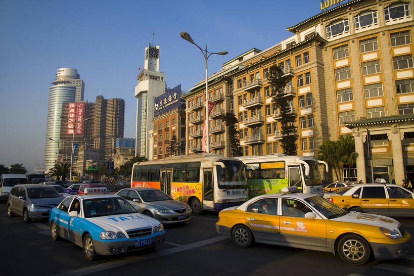 人群,横图,彩色,室外,白天,旅游,度假,商务,美景,水,城市风光,城市,大厦,道路,建筑,路,公路,汽车,中国,亚洲,海边,景观,建筑群,交通,娱乐,现代,厦门,现代建筑,特色,车,天空,海水,绿地,天,享受,休闲,景色,放松,金融,摄影,生活方式,经济,居住,海滨,美好,文明,参观,贸易,东亚,发展,福建省,厦门市,中华人民共和国,繁荣,进步,发达,交流,马路,彩图,观光,旅行,商业,高楼,居住区,海滨城市,bj174