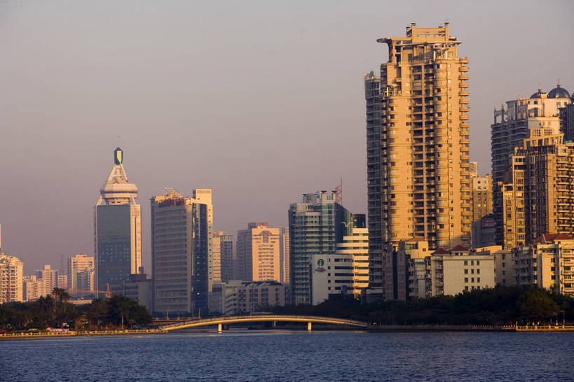 人群,横图,彩色,室外,白天,旅游,度假,商务,美景,水,城市风光,城市,大厦,道路,建筑,路,公路,汽车,中国,亚洲,海边,景观,建筑群,交通,娱乐,现代,厦门,现代建筑,特色,车,天空,海水,绿地,天,享受,休闲,景色,放松,金融,摄影,生活方式,经济,居住,海滨,美好,文明,参观,贸易,东亚,发展,福建省,厦门市,中华人民共和国,繁荣,进步,发达,交流,马路,彩图,观光,旅行,商业,高楼,居住区,海滨城市,bj174