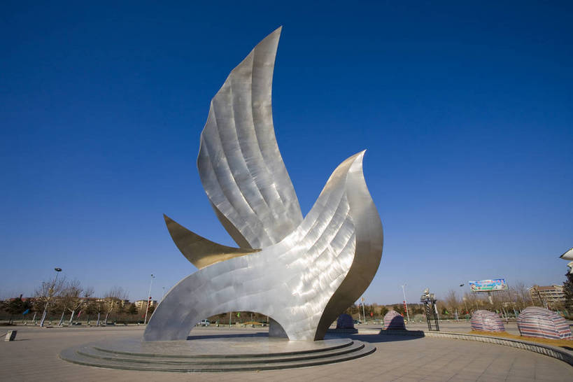 横图,彩色,室外,旅游,度假,比赛,名胜古迹,城市风光,标志建筑,城市,地标,建筑,鸽子,雕塑,中国,亚洲,遗迹,艺术,结构,雕像,塑像,景观,构造,宏伟,古迹,文物,娱乐,建设,古建筑,和平鸽,特色,天,享受,休闲,旅游胜地,景色,放松,气派,摄影,城市建筑,设施,经济,工程,迷人,象征,钢架,成就,美好,美妙,文明,布局,特殊,参观,古文明,东亚,发展,钢结构,中华人民共和国,河北省,秦皇岛,繁荣,奇迹,伟大,进步,发达,竞技,彩图,旅行,奥运会,北戴河,奥林匹克公园,bj174