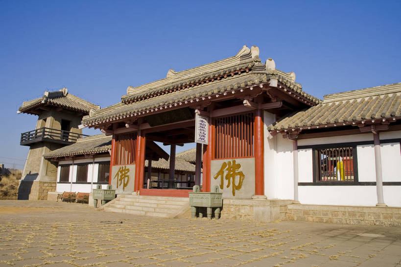 寺庙,横图,彩色,室外,白天,旅游,度假,名胜古迹,标志建筑,地标,建筑,雕塑,长城,中国,亚洲,风俗,神话,遗迹,雕像,塑像,文化遗产,冬天,寺院,辽阔,古典,古迹,历史,文物,娱乐,建设,传统,佛,古建筑,石雕,特色,古代,蓝天,天空,天,享受,休闲,广阔,旅游胜地,放松,精神,摄影,观音,城楼,古代建筑,纪念,文明,中国文化,传说,特殊,古文明,东亚,菩萨,中华人民共和国,河北省,秦皇岛,古远,流传,制度,特别,传奇,旅行,庙,寺,传统文化,孟姜女庙,山海关,孟姜女,bj174