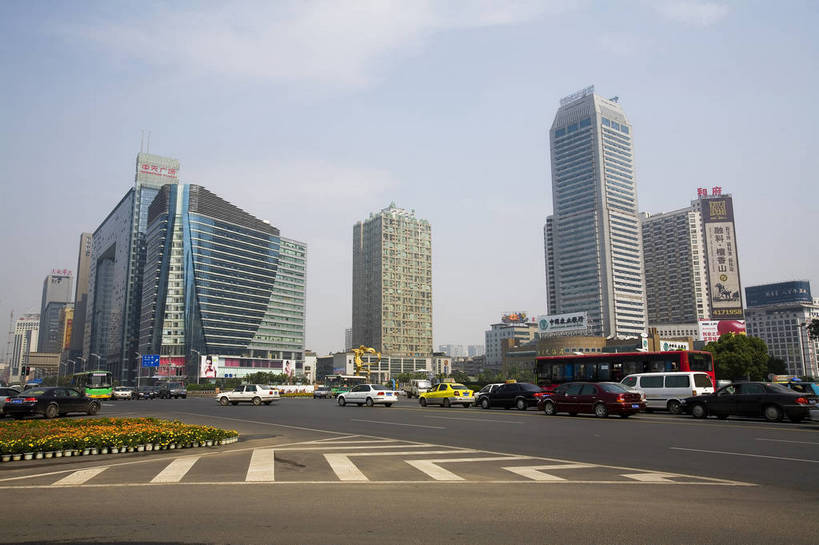 横图,室外,白天,旅游,度假,名胜古迹,城市风光,标志建筑,城市,大厦,道路,地标,建筑,中国,亚洲,遗迹,景观,建筑群,交通,都市,古迹,文物,娱乐,建设,现代,古建筑,现代建筑,享受,休闲,旅游胜地,放松,运输,经济,古文明,东亚,发展,湖南,湖南省,中华人民共和国,省会,华中地区,长沙,长沙市,湘,繁荣,进步,发达,旅行,长沙芙蓉广场,bj174