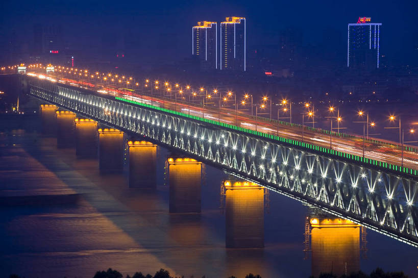 横图,室外,旅游,度假,名胜古迹,城市风光,标志建筑,城市,大桥,道路,地标,建筑,夜景,武汉,中国,亚洲,遗迹,景观,灯光,交通,都市,古迹,文物,娱乐,建设,现代,古建筑,现代建筑,地标建筑,享受,休闲,灿烂,旅游胜地,放松,运输,经济,长江大桥,长江,古文明,东亚,发展,湖北,武汉长江大桥,中华人民共和国,灯火辉煌,繁荣,进步,发达,旅行,bj174