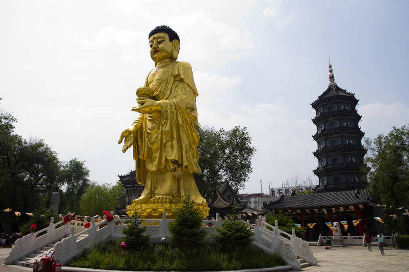 寺庙,横图,彩色,室外,白天,旅游,度假,名胜古迹,标志建筑,地标,建筑,中国,亚洲,遗迹,民俗,雕像,塑像,图片,文化遗产,建筑群,塔,古典,古迹,文物,娱乐,建设,古建筑,树木,享受,休闲,旅游胜地,放松,摄影,古塔,哈尔滨,象征,美好,文明,中国文化,如来,古文明,东亚,菩萨,黑龙江,中华人民共和国,幽静,极乐寺,旅行,庙,传统文化,bj174