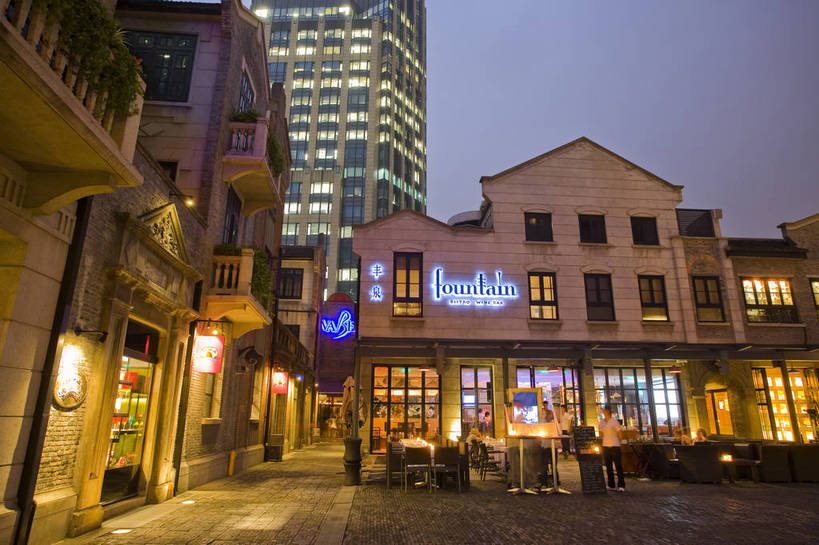 酒吧,横图,彩色,室外,购物,美景,道路,建筑,街道,路,夜景,公路,上海,中国,亚洲,景观,灯光,交通,商业街,休闲,灿烂,景色,摄影,新天地,东亚,中华人民共和国,马路,商业,大楼,bj174