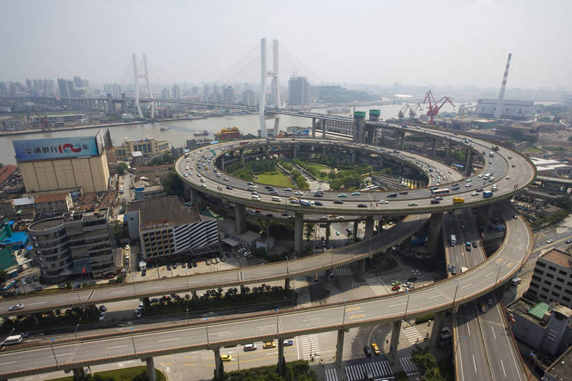 横图,彩色,室外,白天,旅游,度假,名胜古迹,标志建筑,大桥,地标,建筑,立交桥,上海,中国,亚洲,遗迹,高架,斜拉桥,交通,古迹,文物,娱乐,建设,古建筑,黄浦江,享受,休闲,旅游胜地,放松,运输,摄影,南浦大桥,引桥,古文明,东亚,中华人民共和国,江,旅行,快速路,bj174