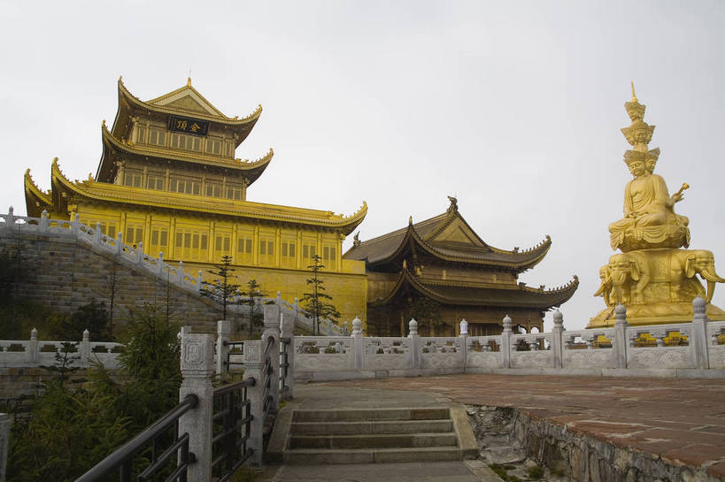 无人,横图,彩色,室外,白天,旅游,度假,名胜古迹,标志建筑,地标,建筑,峨眉山,中国,亚洲,遗迹,景观,文化遗产,建筑群,古典,古迹,文物,娱乐,建设,古建筑,金顶,享受,休闲,旅游胜地,放松,摄影,四川省,中国文化,古文明,东亚,中华人民共和国,旅行,bj174